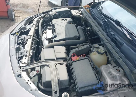 2019 Chevrolet Malibu Lt из США, поврежденный, VIN 1G1ZD5ST4KF112678